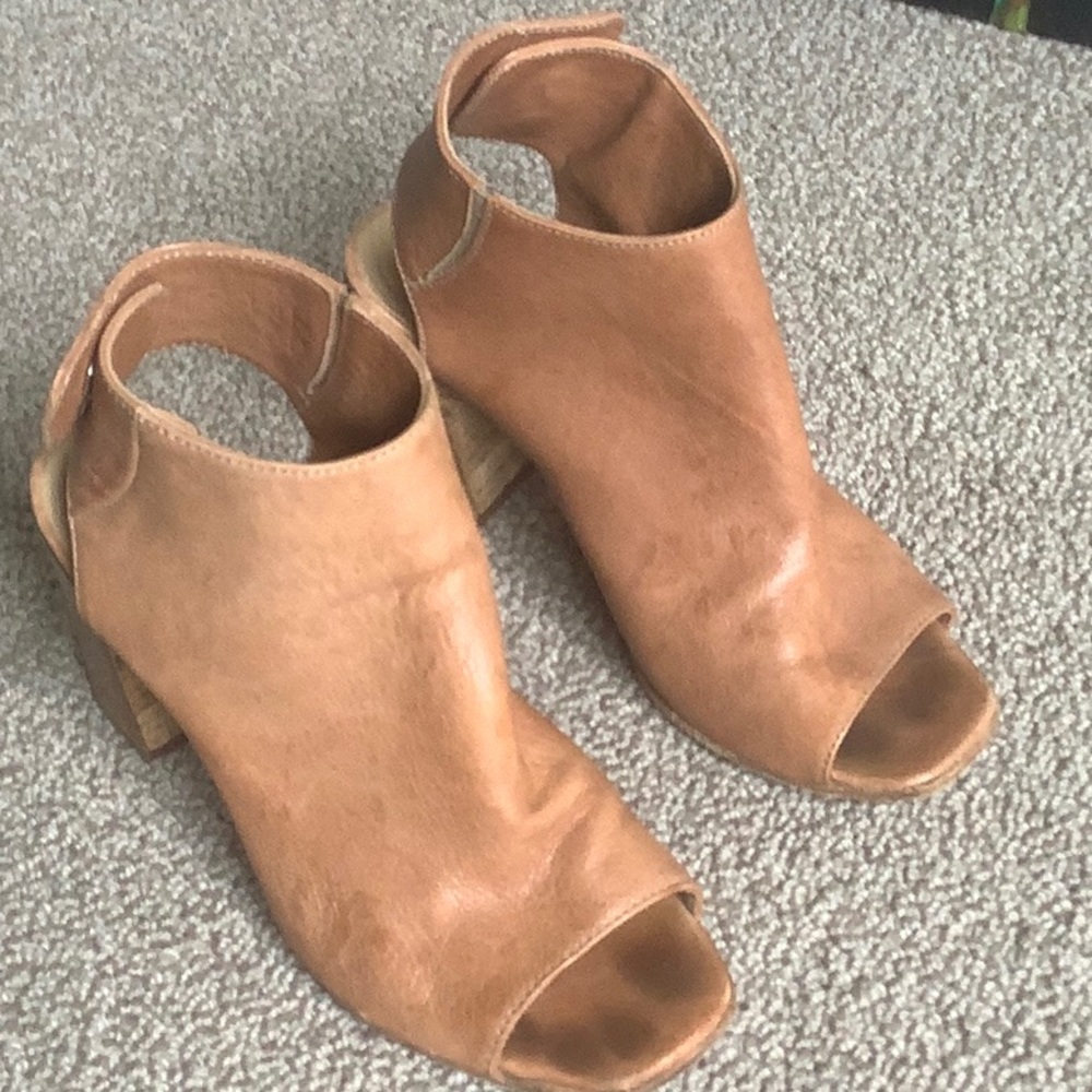 Tan Suede Mules with Open Toe and Chunky Heel